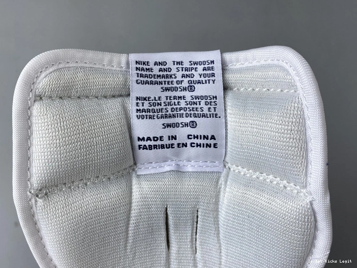 555088-106  Jordan Air “Metallic Navy 1 OG 0405